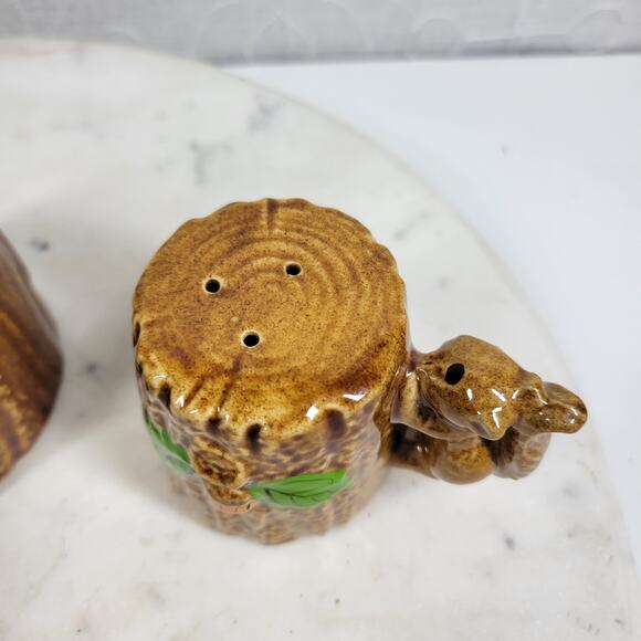 Vtg Squirrel Salt Pepper Shakers Creamer Set Souvenir Canada Hand Painted Cabin - Picture 16 of 16